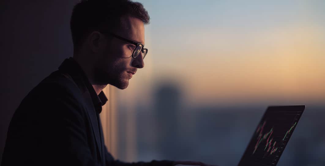 personne-seule-travaillant